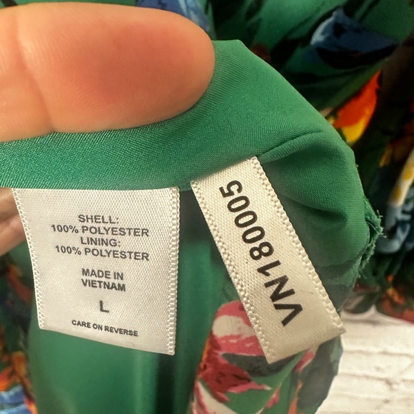 NYC Floral Green Long Sleeve Wrap Dress- Size L - Picture 10 of 11